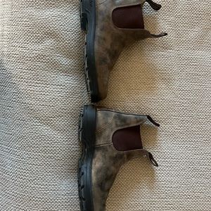 Women’s Blundstone Boots Size 9
